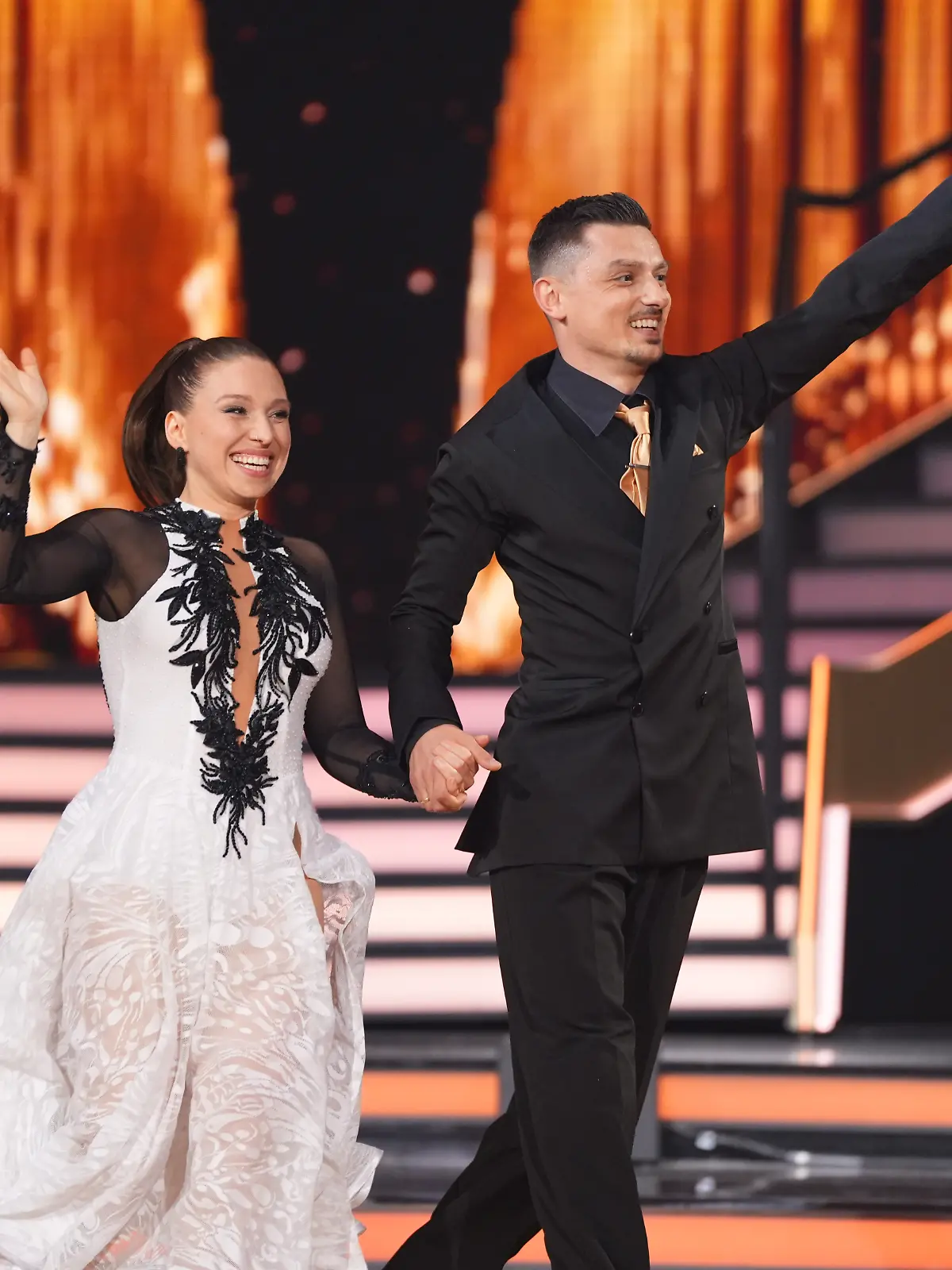 Bild zu: "Verletzungs-Aus! Diese „Let’s Dance”-Kandidatin muss aufhören, diese kommt zurück!"