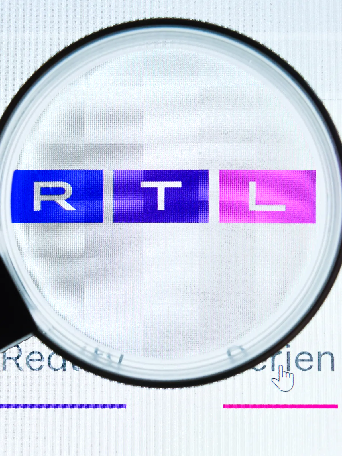 RTL-Logo mit Lupe