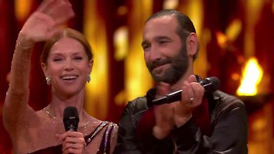 Bild von „Let's Dance"-Aus für Esther Schweins – ihre traurige Botschaft