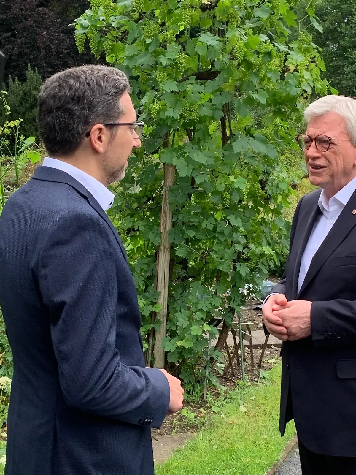 Ministerpräsident Volker Bouffier im RTL Hessen Sommerinterview mit Politik-Reporter Benjamin Holler