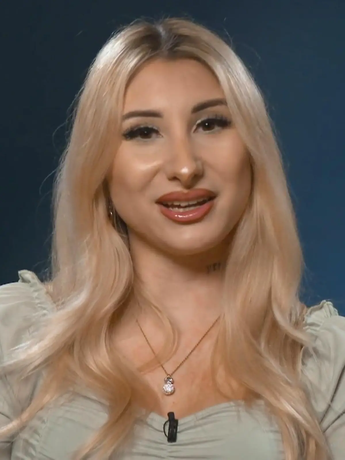 Bild zu: "Nadine sucht ihr Traumkleid"