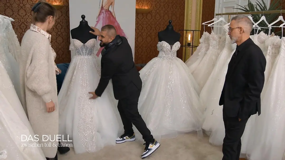 Wer hat das Gewinnerkleid im Gepäck? Das Duell beginnt