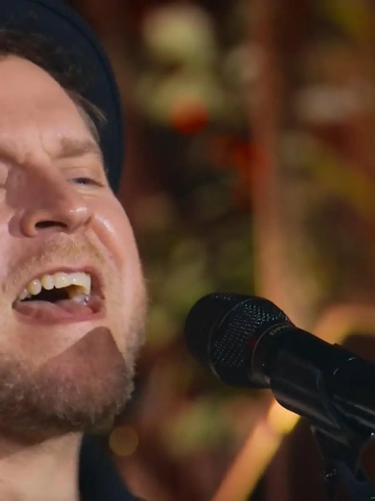 Bild zu: "Johannes Oerding liefert die neue Hymne"