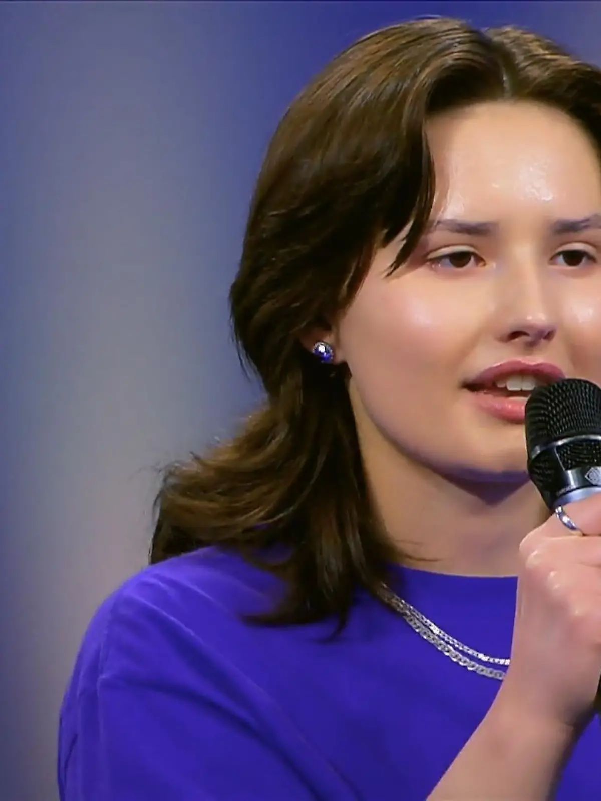 Bild zu: "Lilia performt Shindy-Hit „Arbeit ist out“"