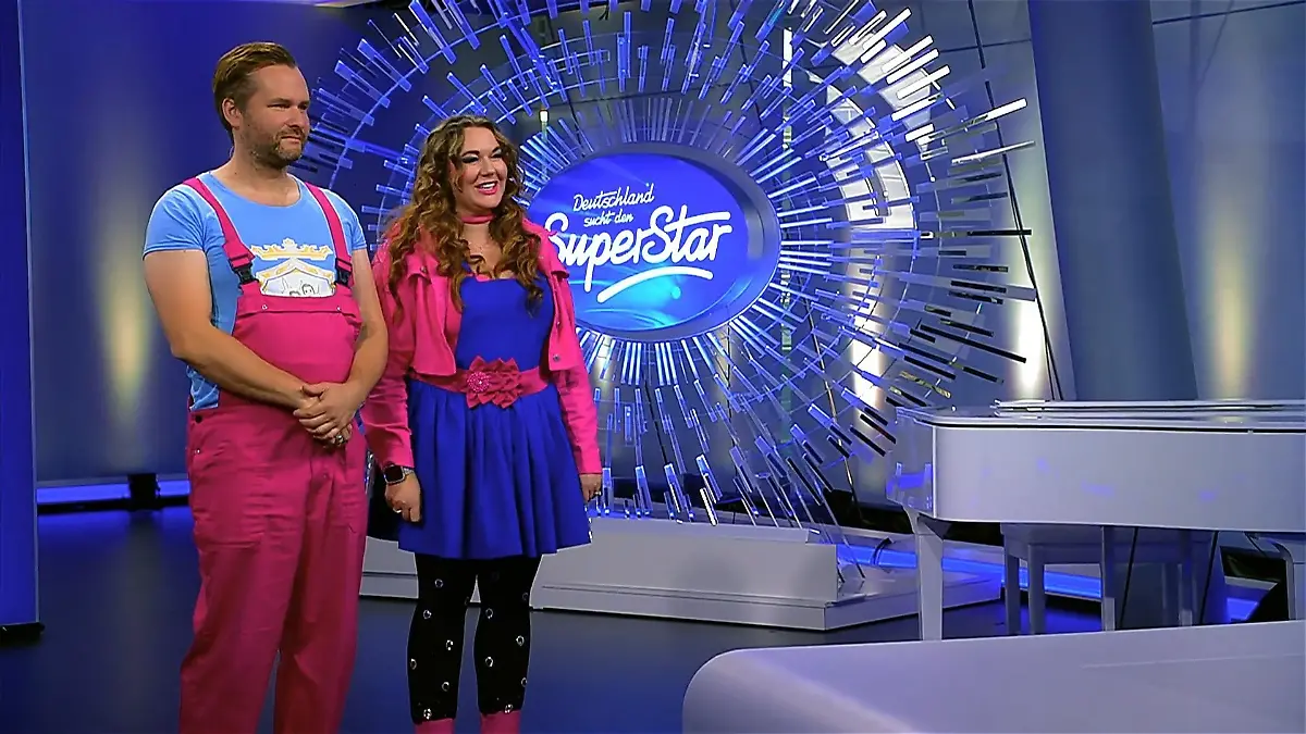 Dennis und Angela singen ihre Hymne für Fellnasen Vom Ballermann nach Köln