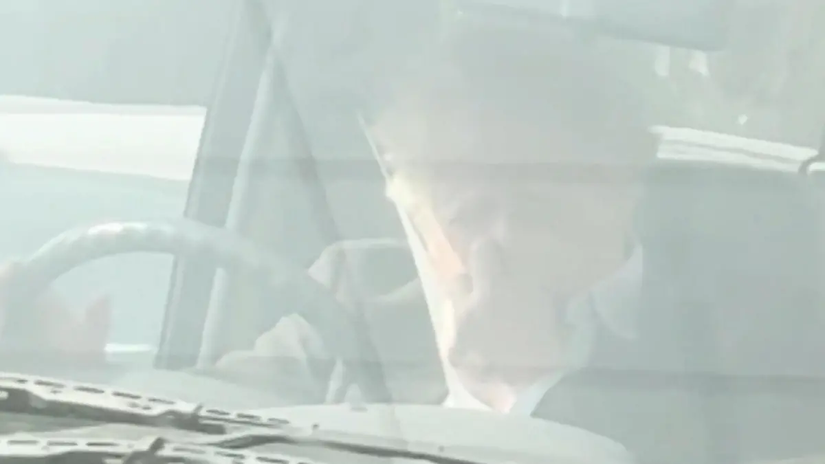 Popel-Premier! Ex-Regierungschef Boris Johnson in flagranti erwischt Auf den Straßen Englands