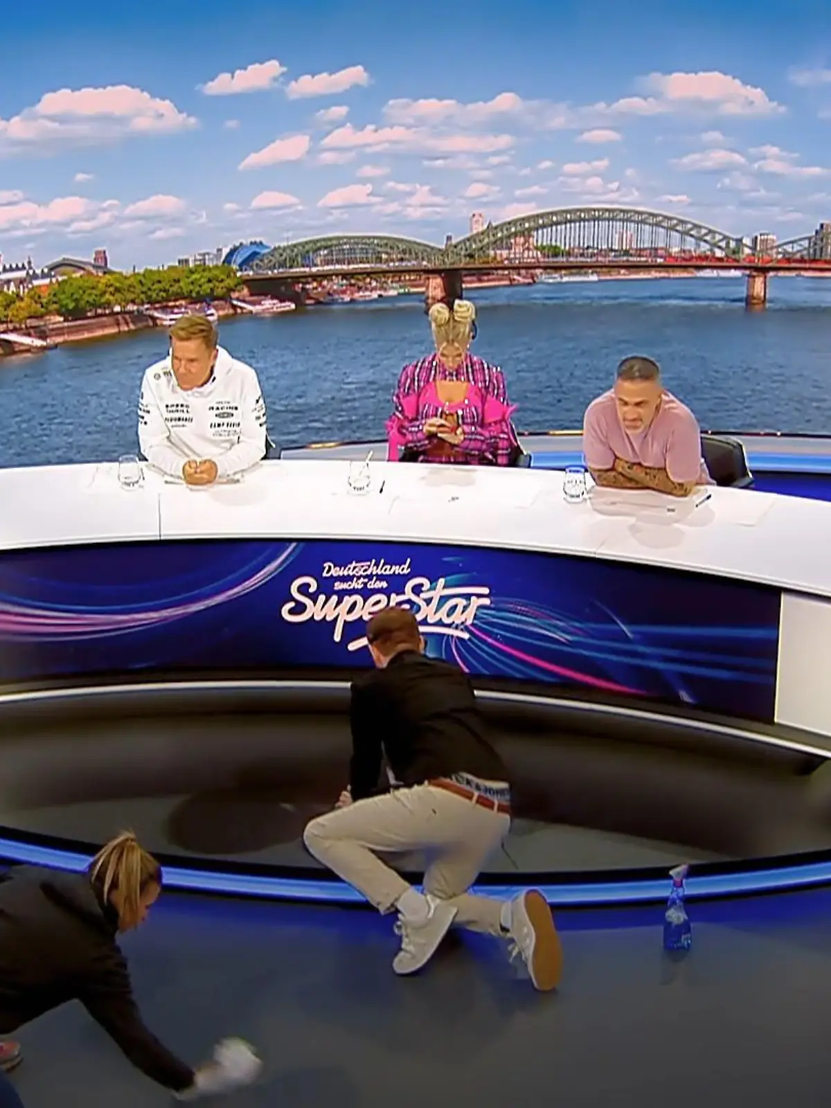 Bild zu: "Kurze Putz-Pause bei DSDS"