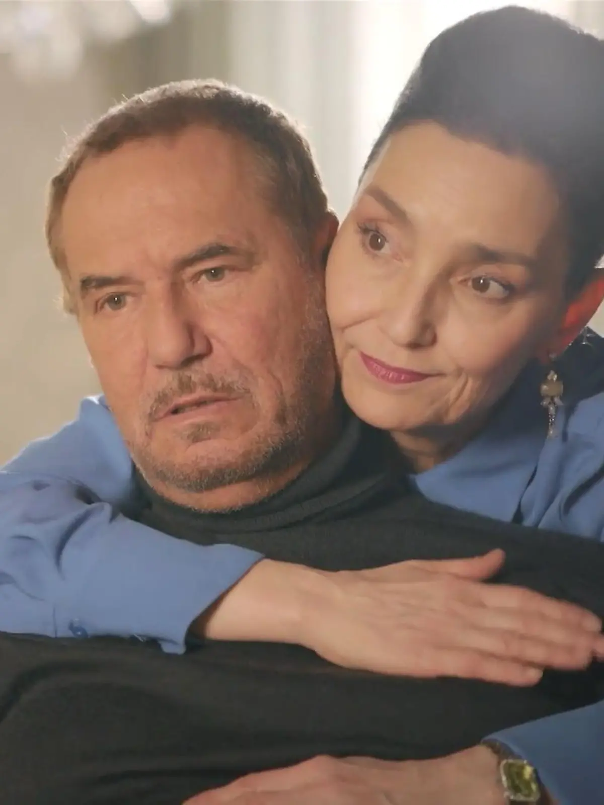 Bild zu: "Simone hofft ahnungslos auf Richards Rettung"