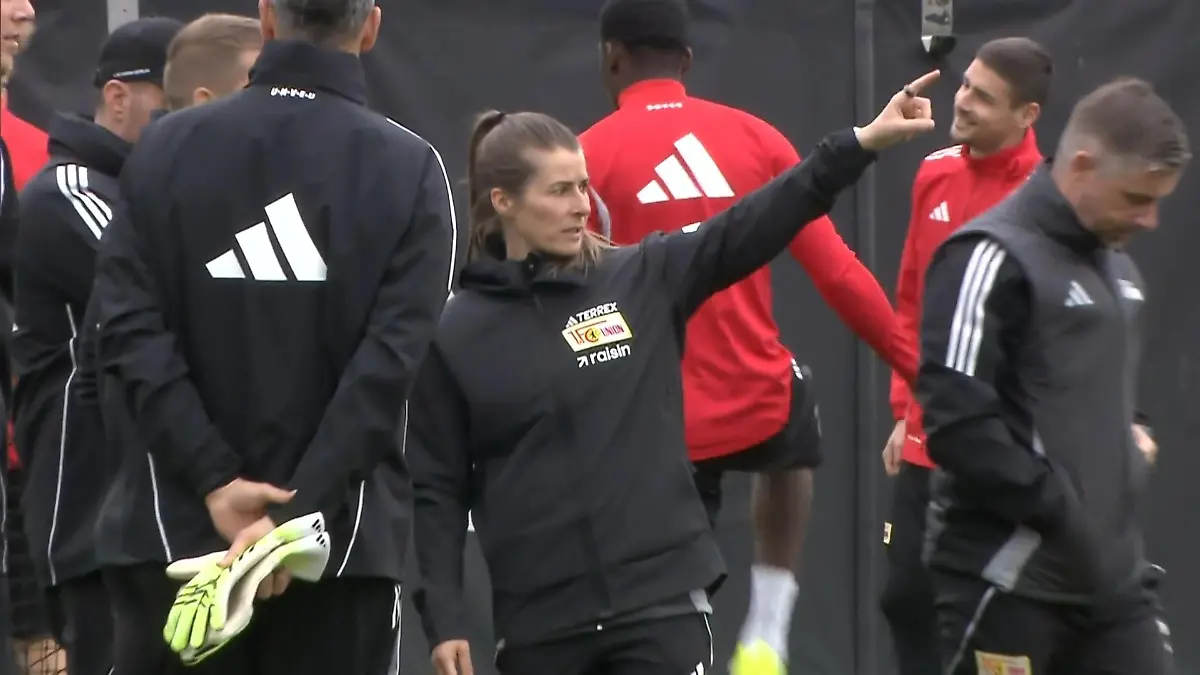 Historisches erstes Training von Marie-Louise Eta – HIER zeigt sie allen, wo's lang geht! Allein unter Männern