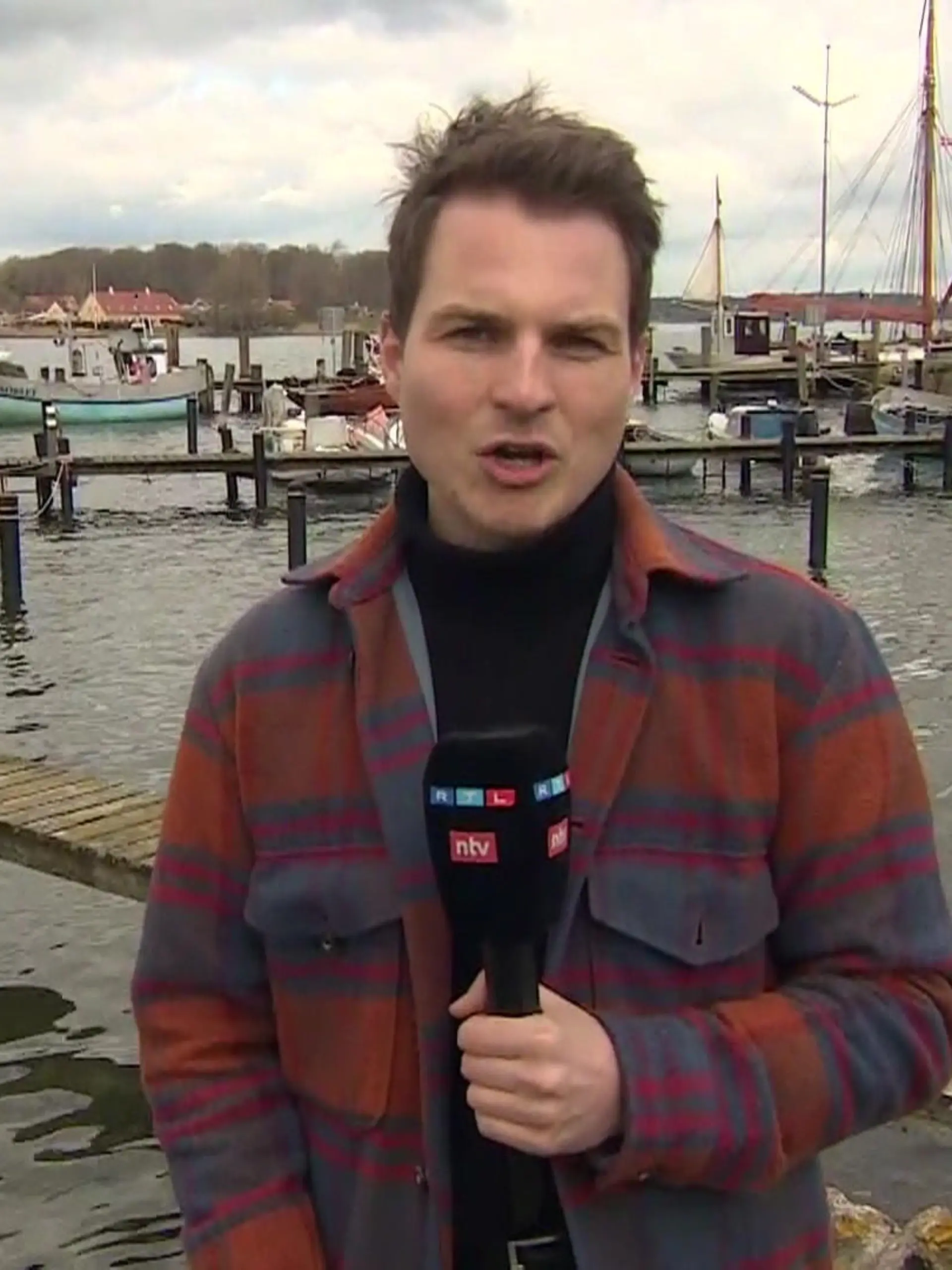 Bild zu: "Belugawal in der Flensburger Förde gesichtet"