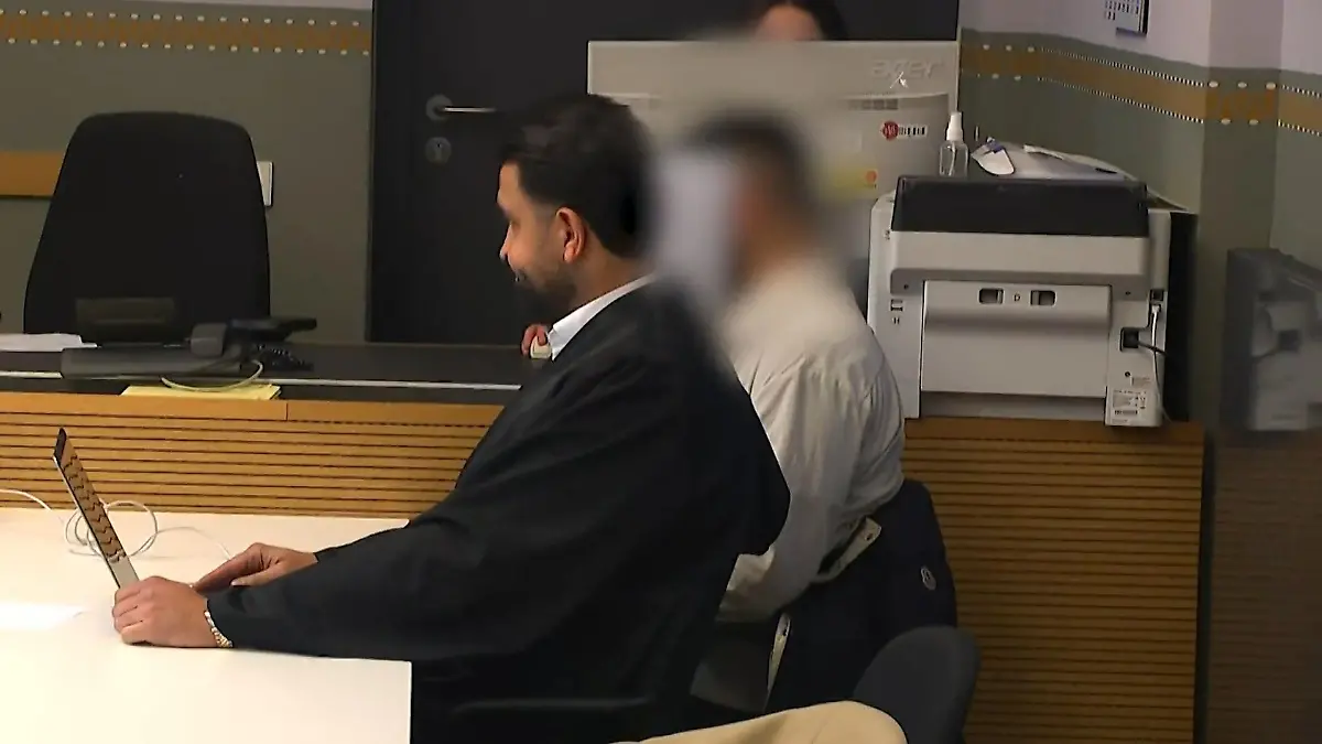 Kampfhund beißt sich an Kopf von Mädchen (2) fest Halter kommen vor Gericht die Tränen