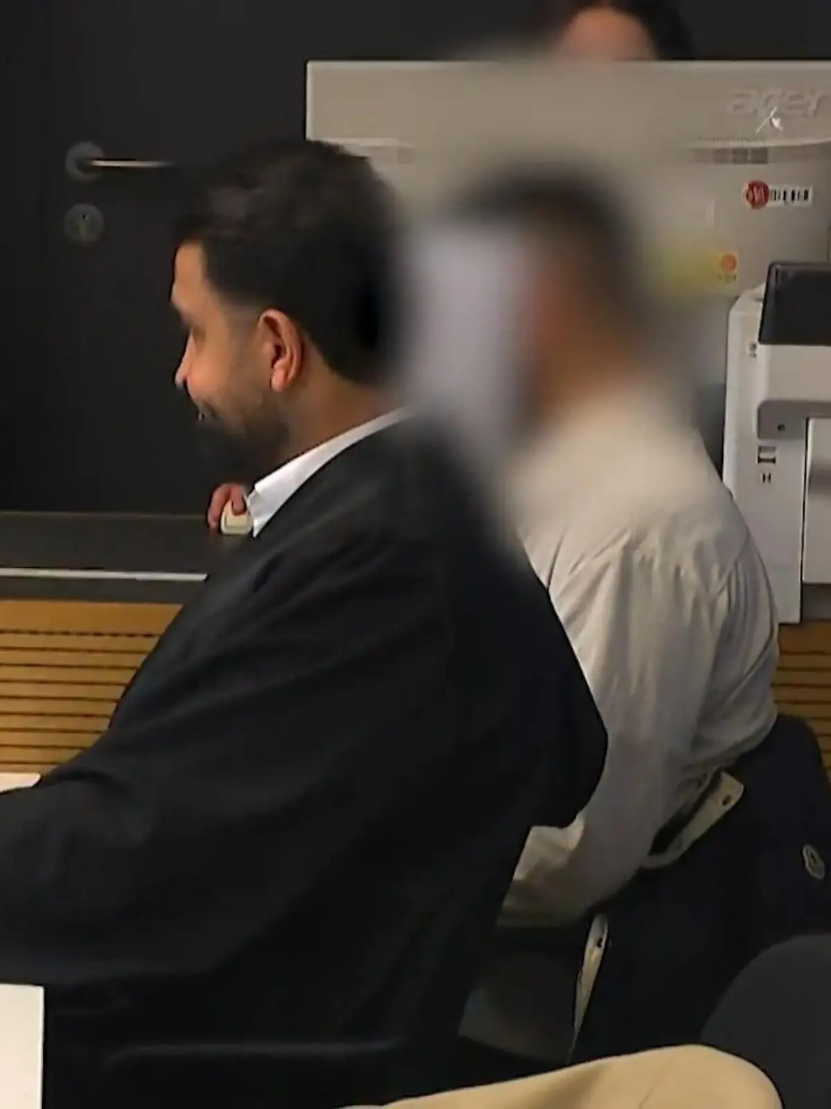 Bild zu: "Kampfhund beißt sich an Kopf von Mädchen (2) fest"