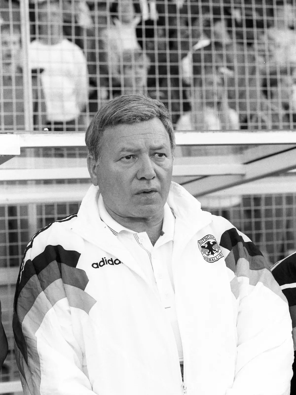 Bild zu: "DFB trauert um langjährigen Mannschaftsarzt (†94)"