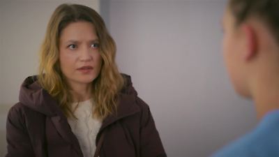 Bild von Nathalie bittet ihre Kollegin um einen Gefallen