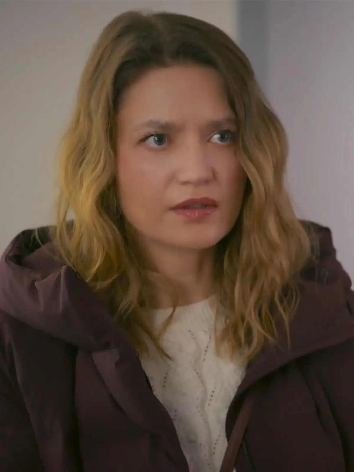 Bild zu: "Nathalie bittet ihre Kollegin um einen Gefallen"