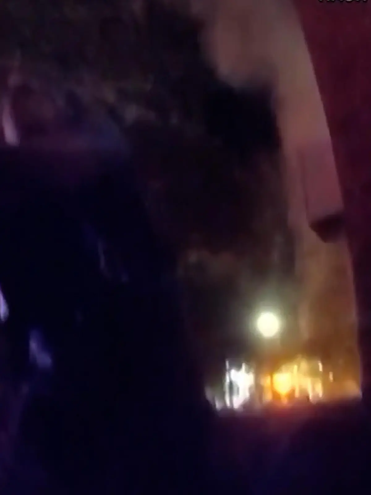 Bild zu: "Um sie zu retten! Verzweifelte Mutter wirft Töchter aus dem dritten Stock"