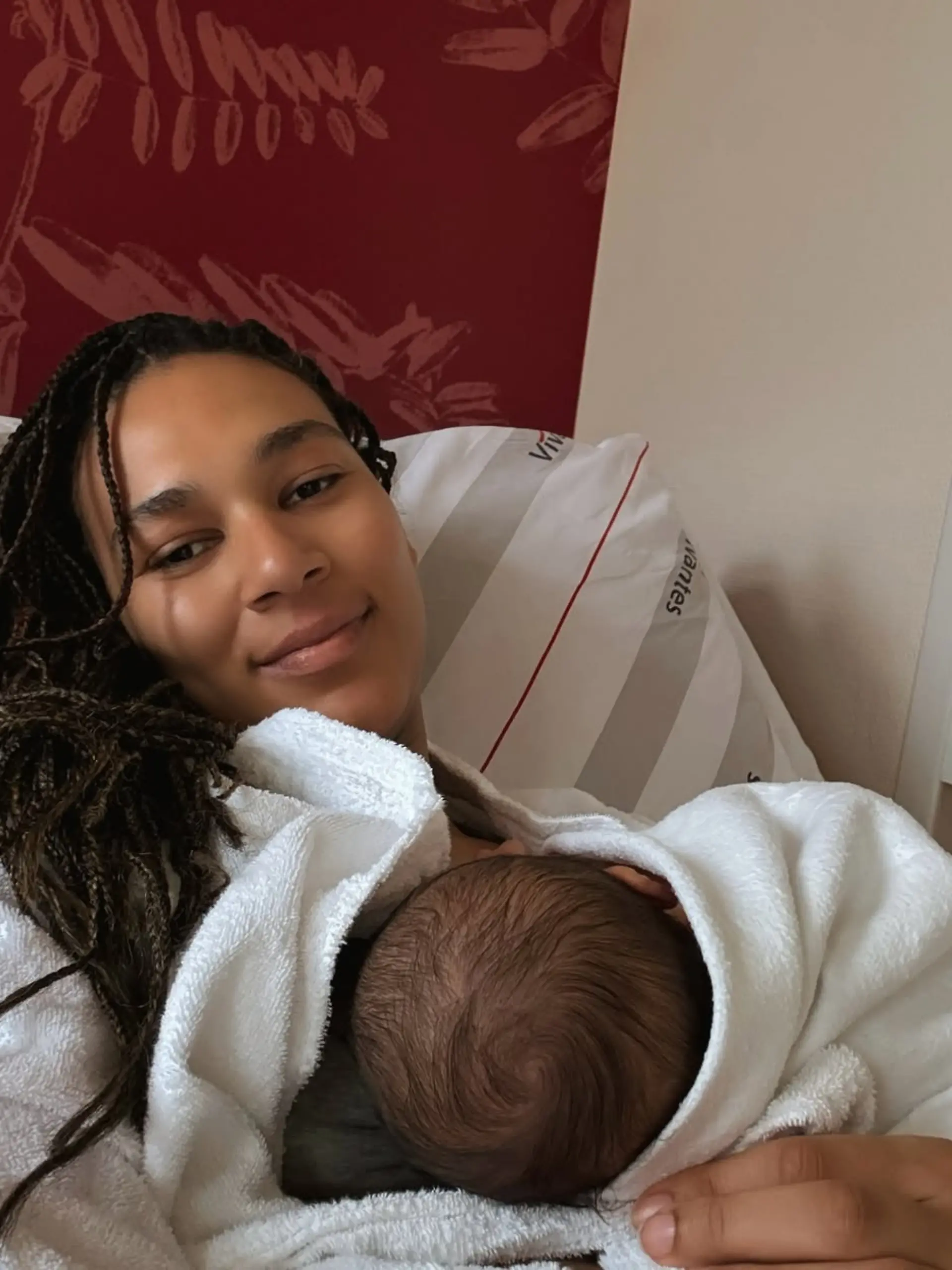 Bild zu: "Erstes Foto! Marie Mouroum zeigt ihr Baby – und alle schmelzen dahin! "