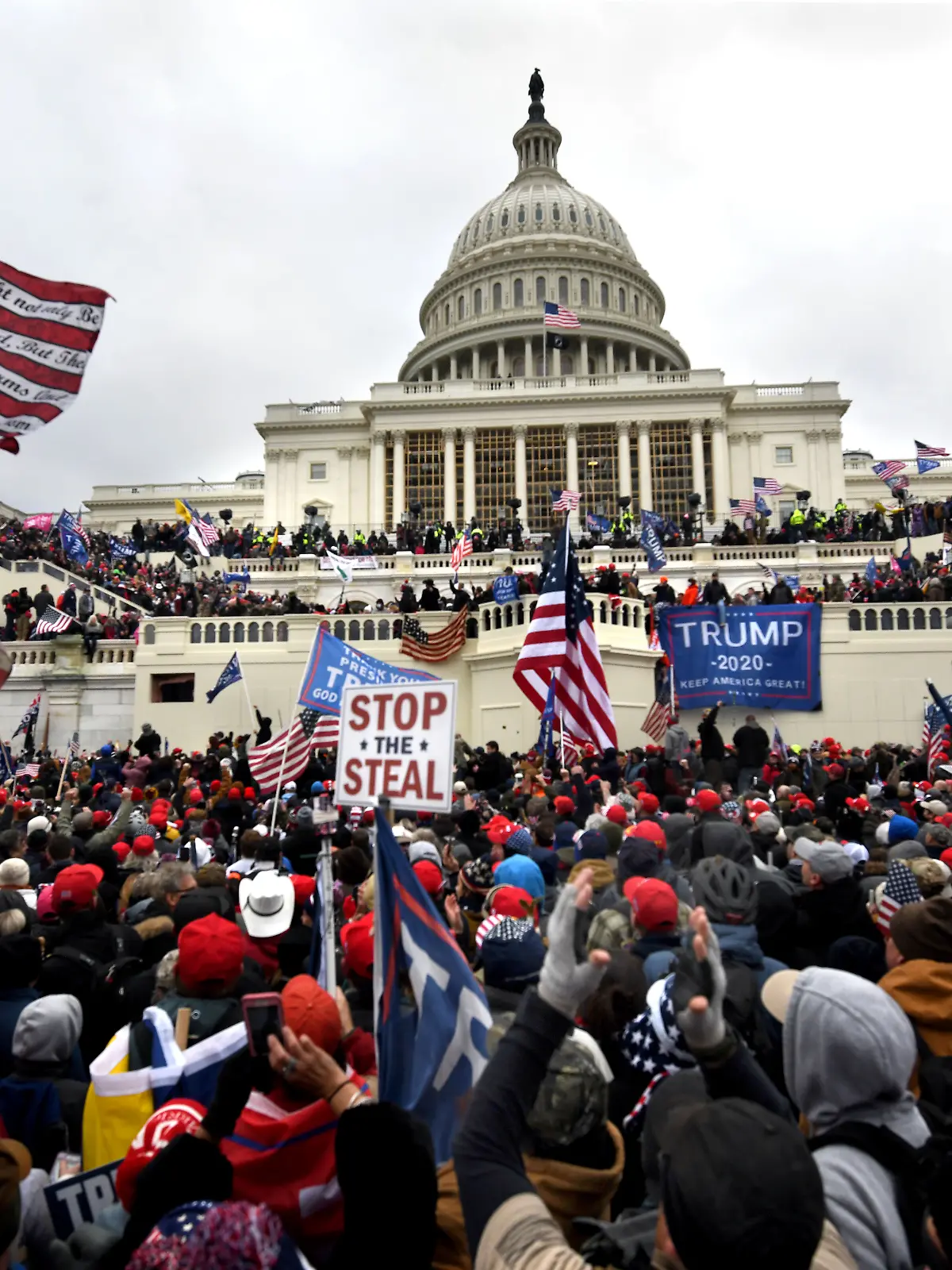 January 6, 2021, Washington, DC, USA: Supporters of President Donald Trump breach the U.S. Capitol as election results are to be certified in Washington DC on January 6, 2021. (Credit Image: © Carol Guzy/ZUMA Wire