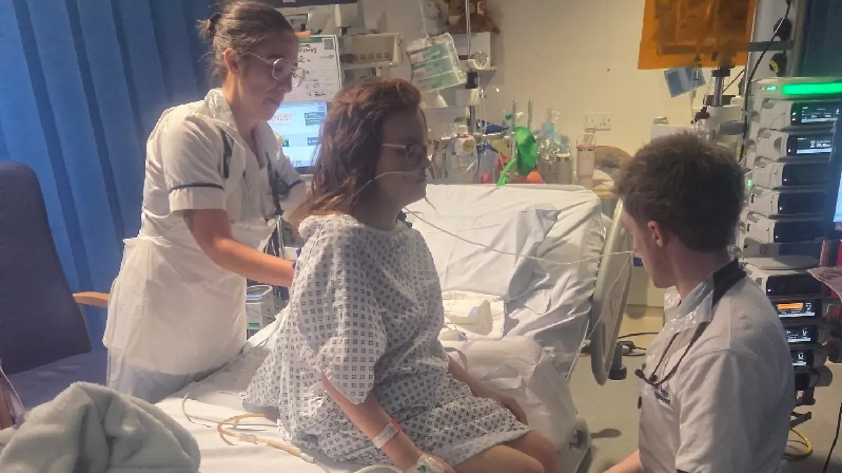 Felicity musste notoperiert werden.