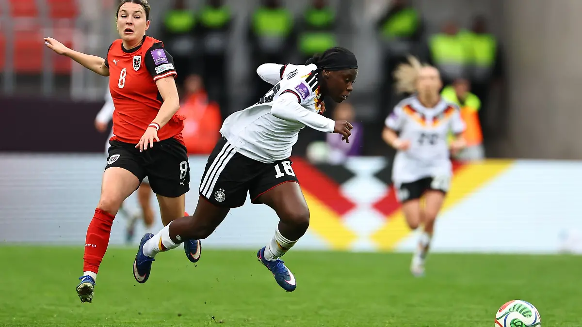 Sorgte für das 1:0: Stürmerin Nicole Anyomi (r).