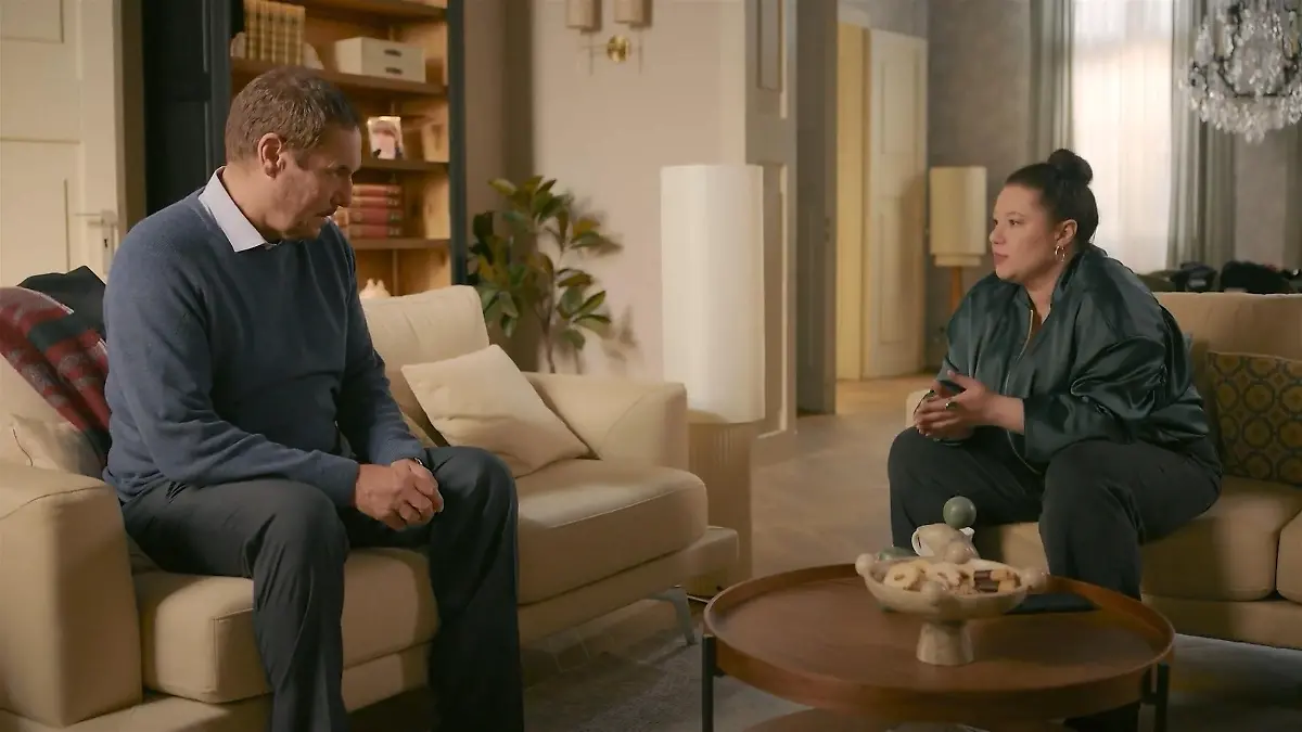 Vanessa erklärt Richard, wie sie ihm helfen will AWZ-Folge vom 28.04.26 auf RTL+