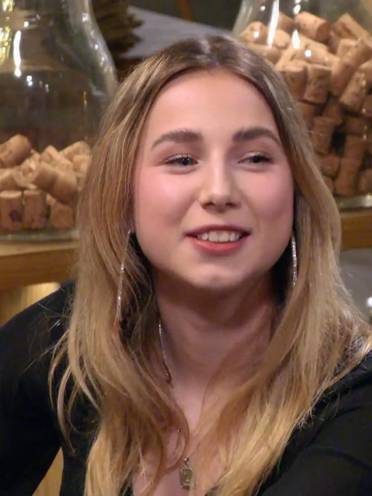 Bild zu: "Darf Lilli überhaupt schon Alkohol trinken? Roland fragt nach"