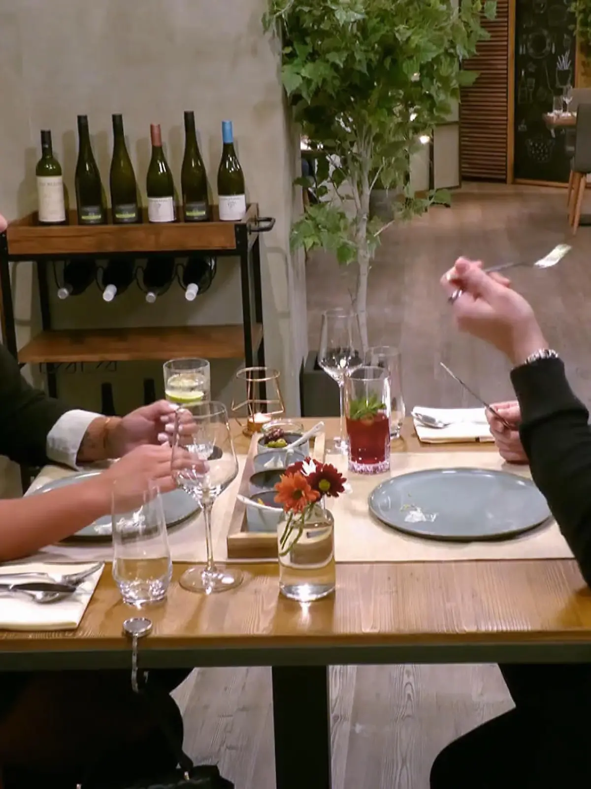 Bild zu: "Rauchen? Trinken? Selina ja, David nein"