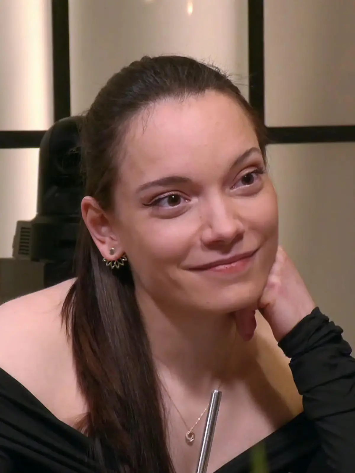 Bild zu: "Bei Jasmin landet er mit Selbstständigkeit und Kochkünsten direkt einen Treffer"