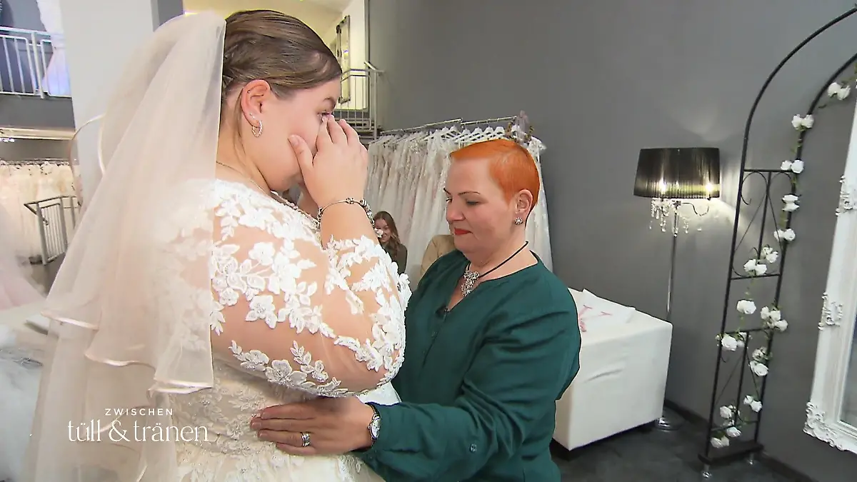 Kann Anna-Lenas Traumkleid endlich Braut und Begleitung gleichermaßen packen? Jetzt kommt der Favorit