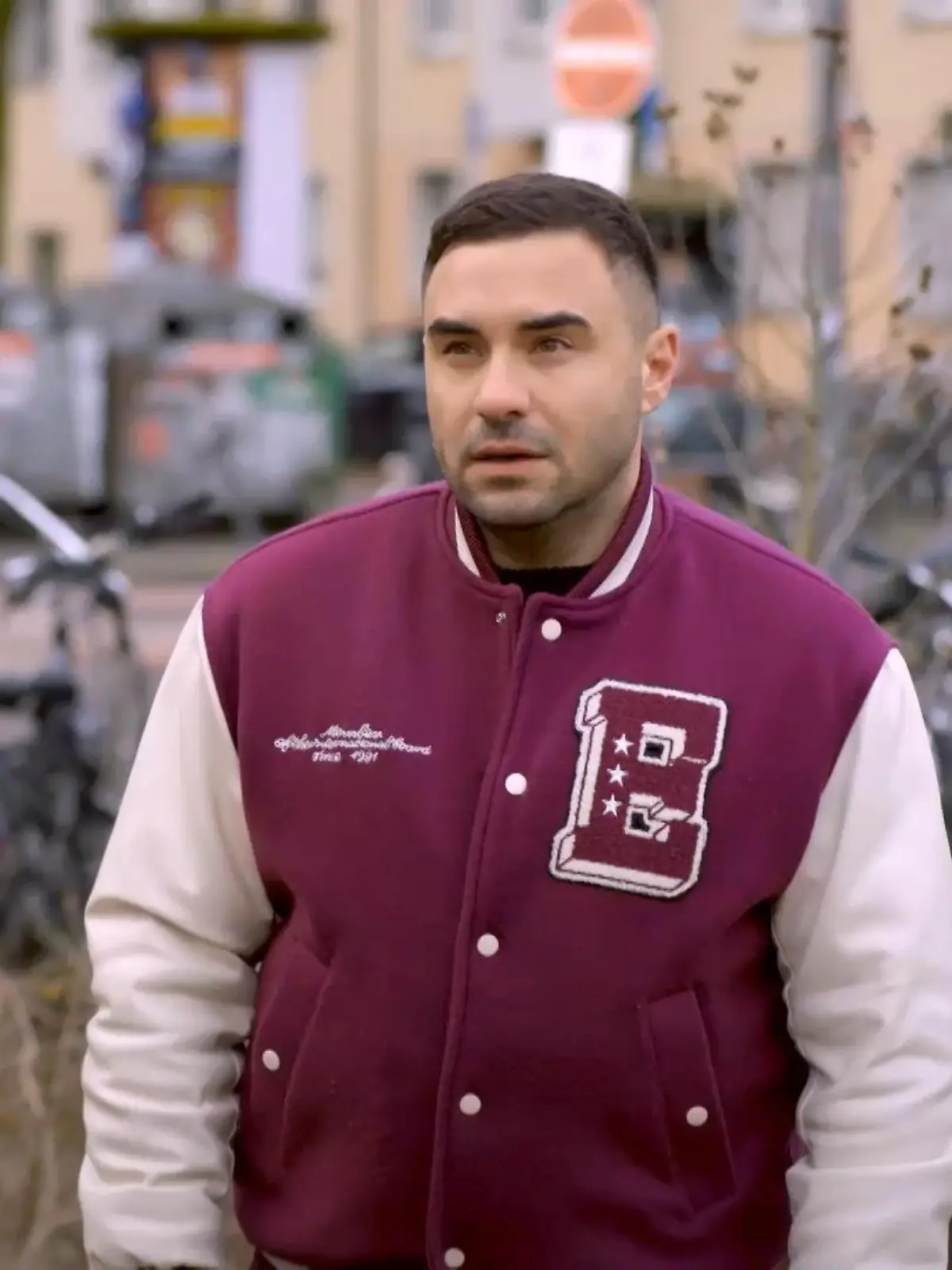 Bild zu: "Easy wirbt bei Tobias um Verständnis"