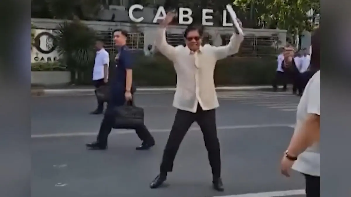 Fiese Gerüchte um seine Gesundheit! Präsident macht plötzlich den Hampelmann Pressekonferenz auf den Philippinen 