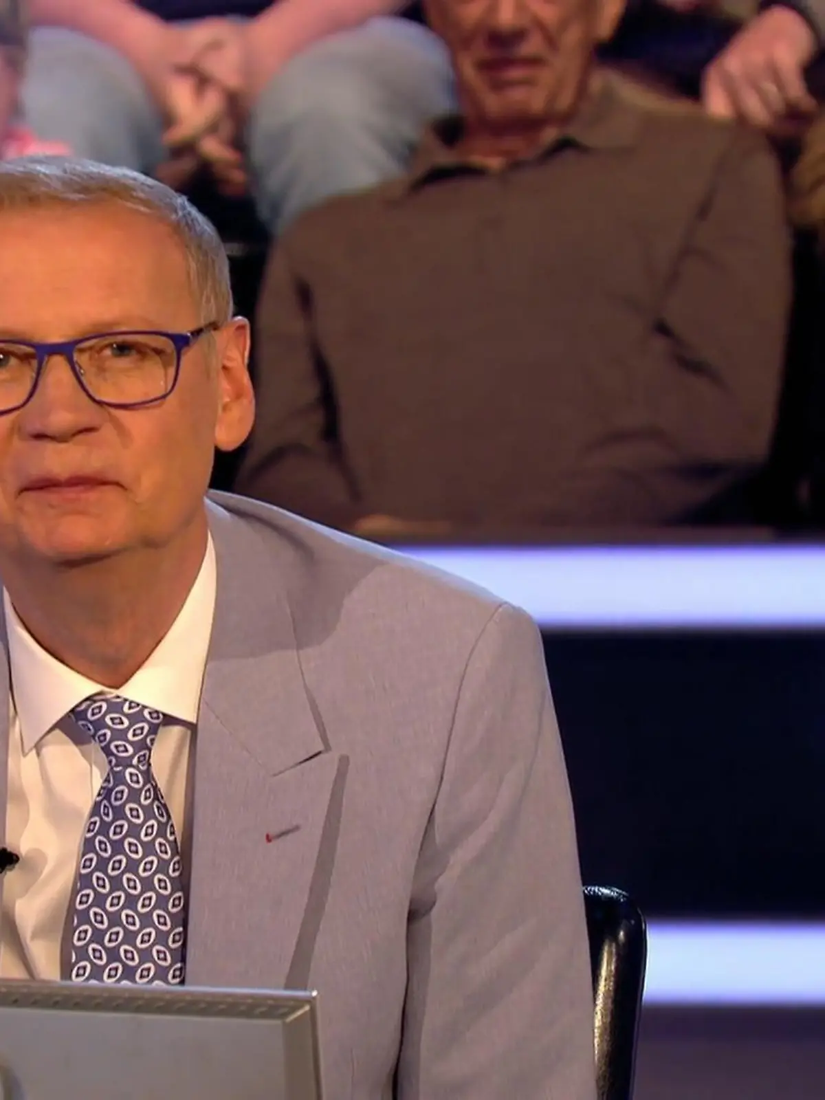 Bild zu: "Bei „Wer wird Millionär?” hat Günther Jauch plötzlich Bill Kaulitz am Hörer!"