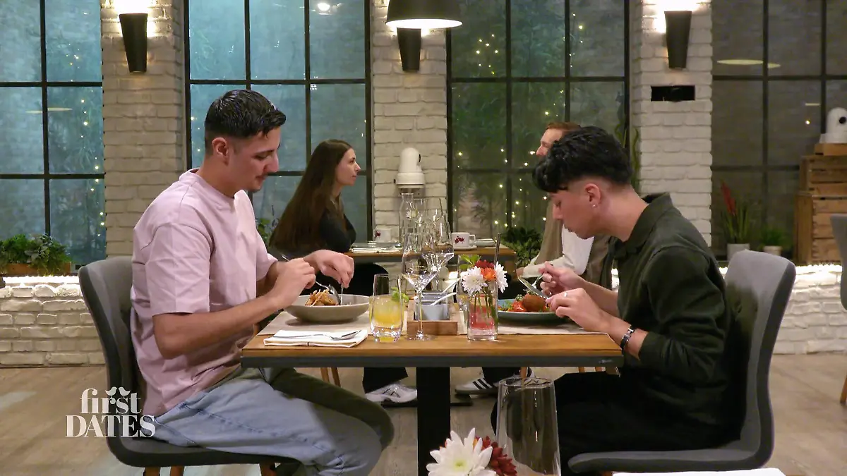 Beim Essen wird gegessen, nicht geredet Eins nach dem anderen