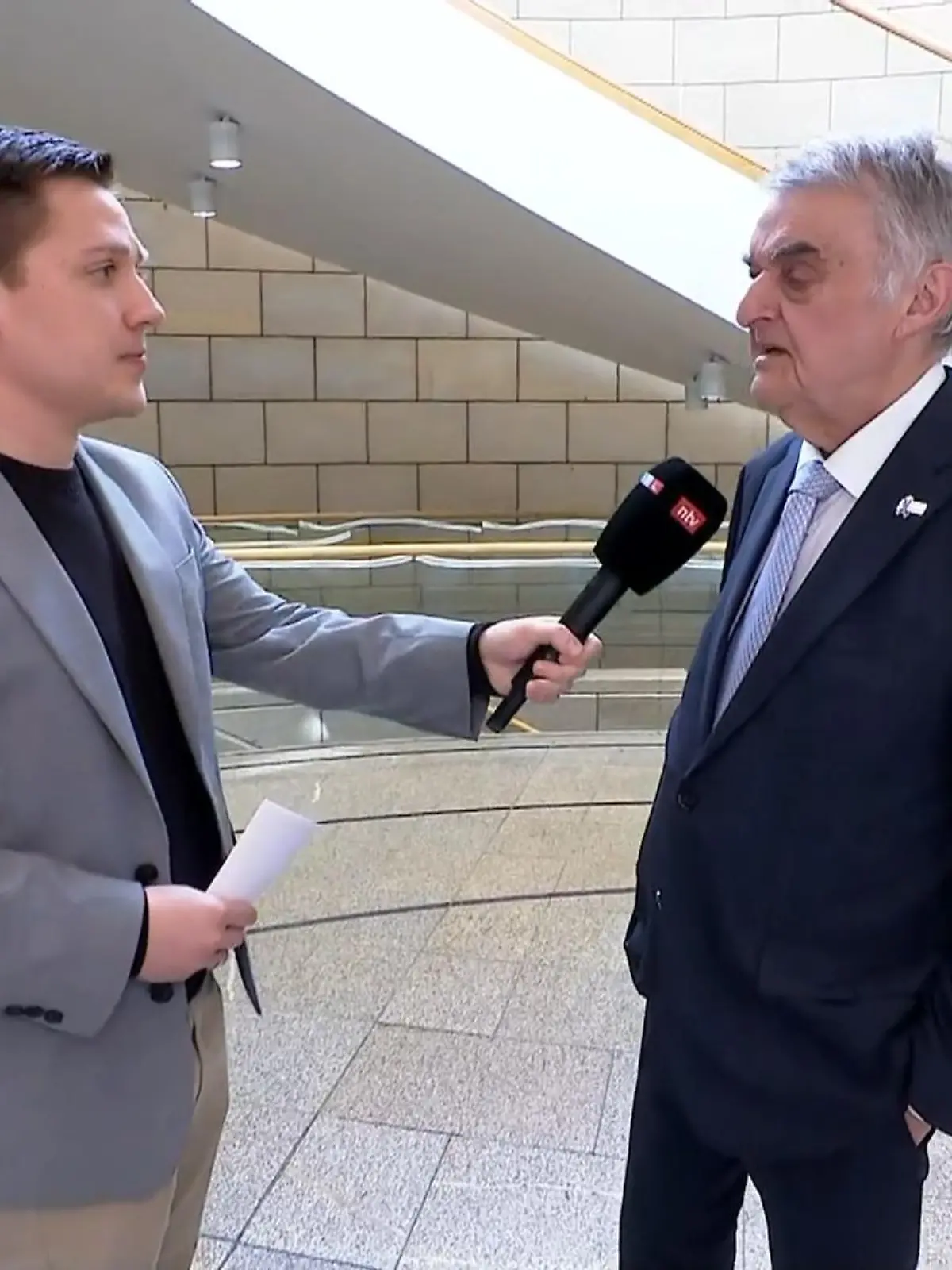 Bild zu: "Interview mit NRW-Innenminister Herbert Reul (CDU)"