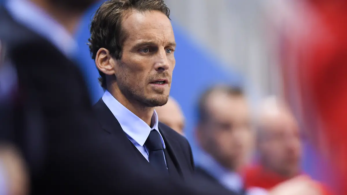 Patrick Fischer, head coach of Switzerland, looks on during the men ice hockey play-off qualification match between Switzerland and Germany in the Kwandong Hockey Center in Gangneung during the XXIII Winter Olympics 2018 in Pyeongchang, South Korea, on Thuesday, February 20, 2018. (KEYSTONE/Gian Ehrenzeller)