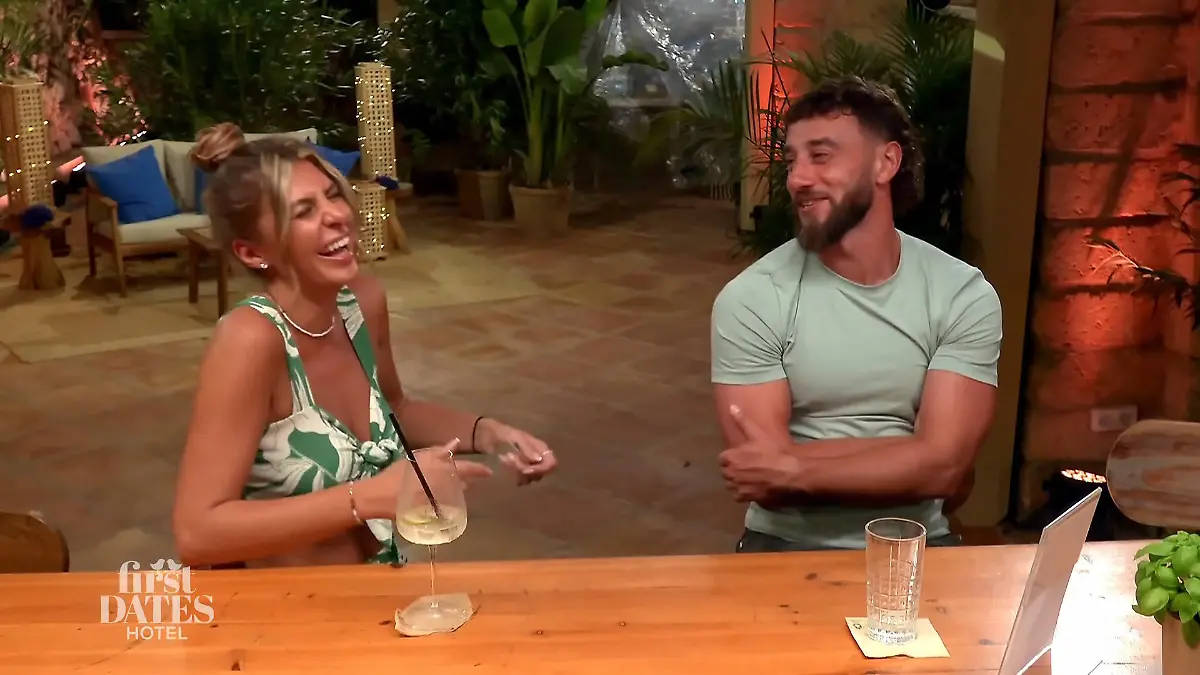 Zwischen Tamara und Phillip scheint es zu passen Nächtliches Wiedersehen