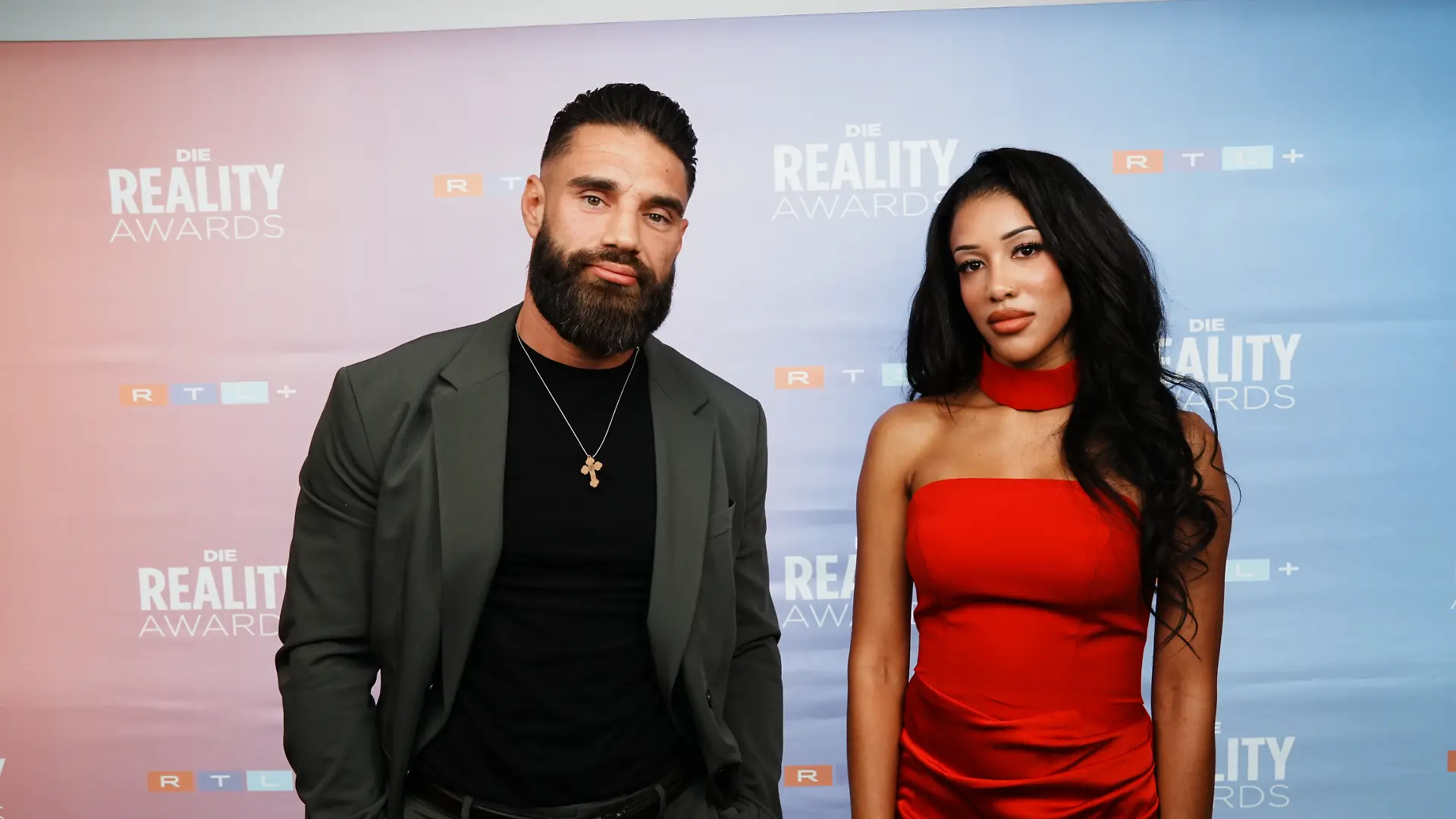 Aleks Petrovic und Vanessa Nwattu bei der Verleihung der Reality-Awards. 