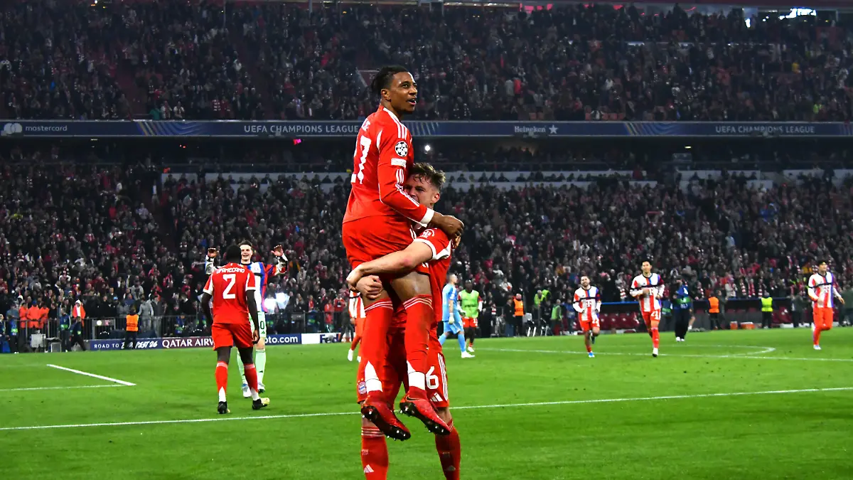 15.04.2026, Allianz Arena, München, Championsleague, FC FC Bayern Munich vs Real Madrid , im Bild Michael Olise (München) freut sich über sein Tor [goal] mit Joshua Kimmich (München)