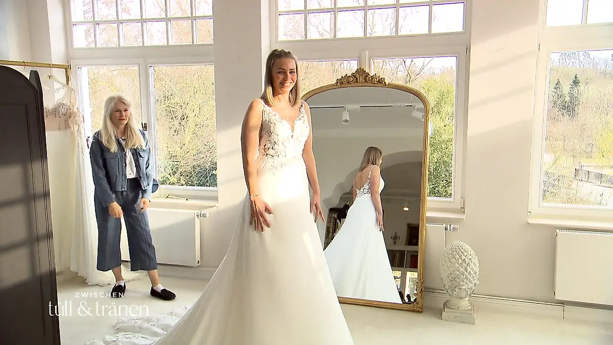 Carina greift selbst ein – wird ausgerechnet dieses Kleid zum Volltreffer? Wende in Sicht?