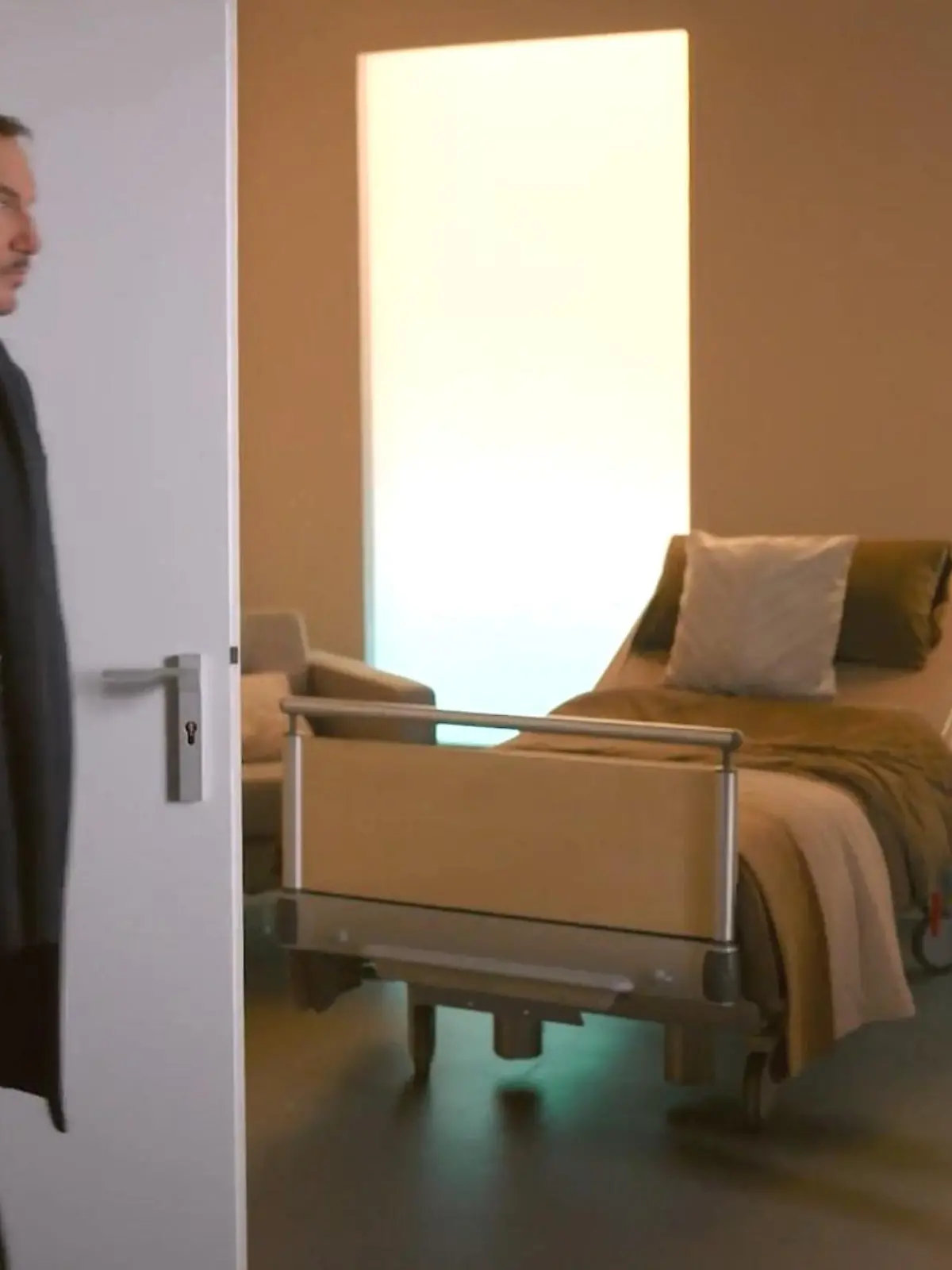 Bild zu: "Richard betritt sein Sterbezimmer"