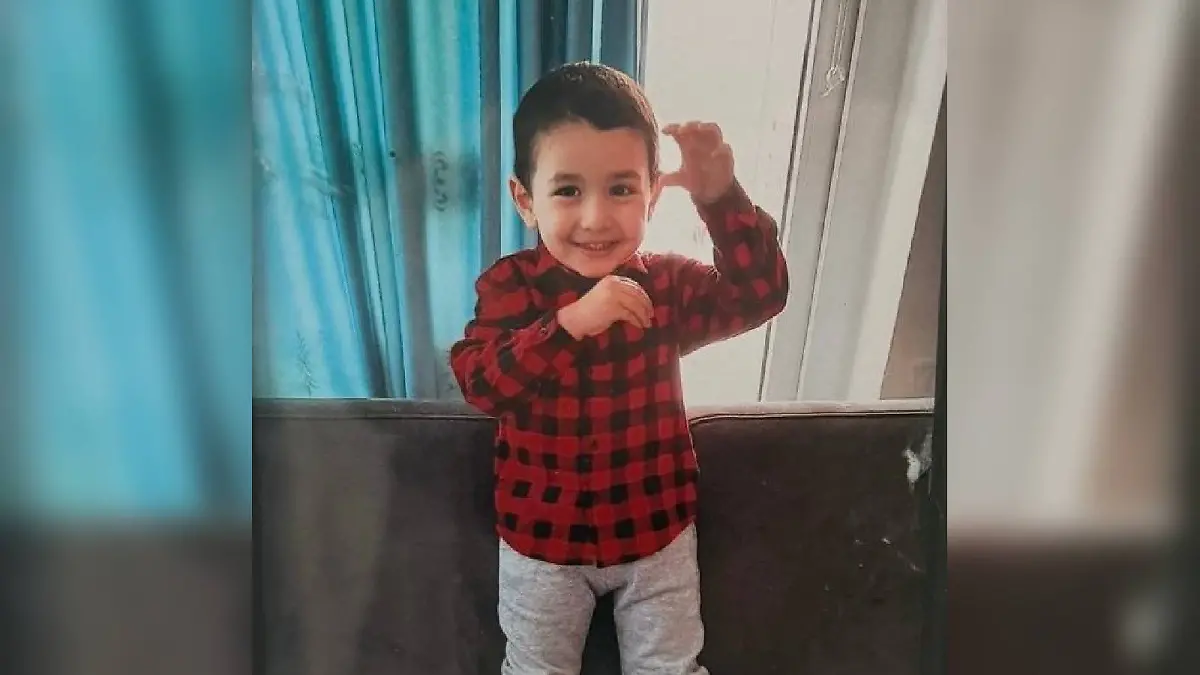 Yilmaz Böcek bleiben nur Erinnerungen an seinen Enkel Kadir (†5).