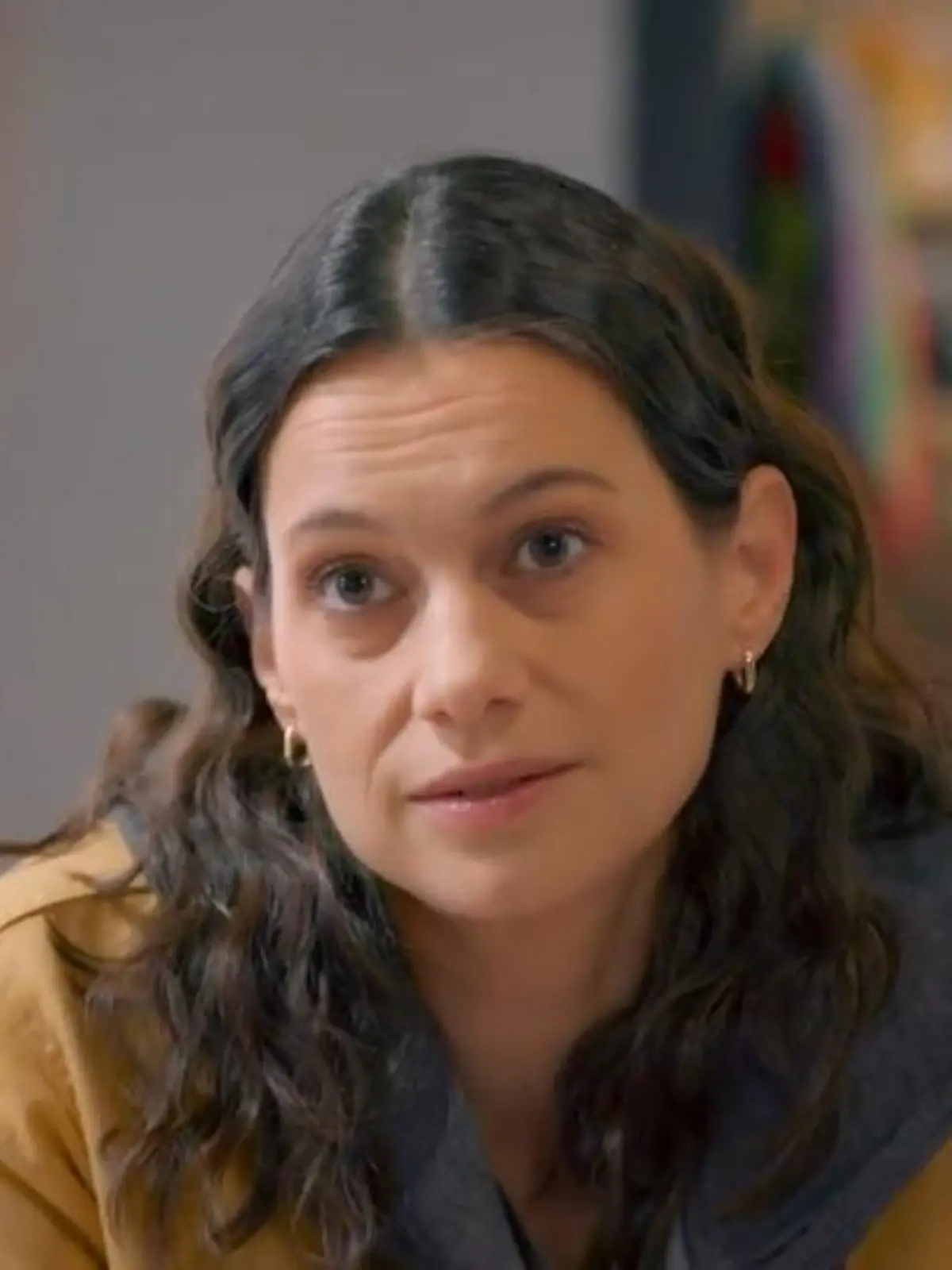 Unter uns: Die Pflegerin klärt Tobias über Viviens Schicksal auf