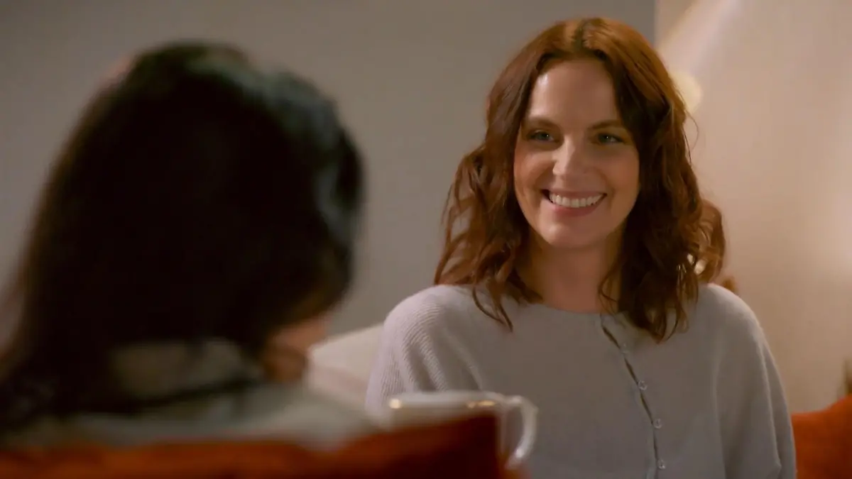 Anna schwärmt Sina von dem "schönen Unbekannten" vor „Unter uns“-Folge vom 30.04.26 auf RTL+