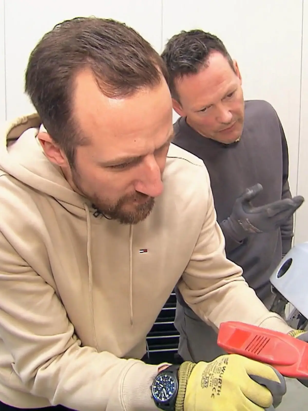 Bild zu: "Riss in der Stoßstange: Was taugen Do-it-yourself-Lösungen?"