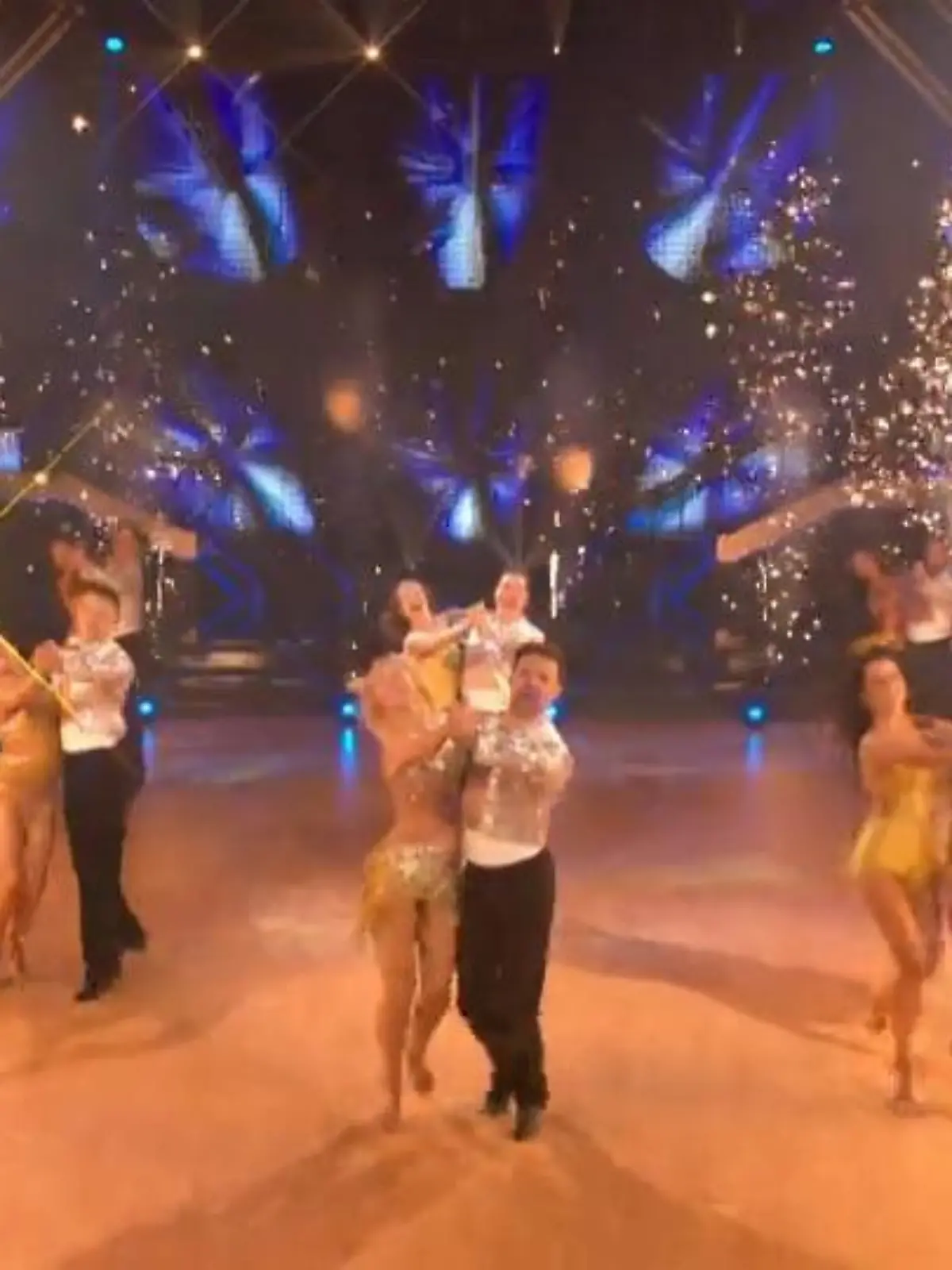 Bild zu: "Die Profis eröffnen einen feierlichen King of Pop-Abend"