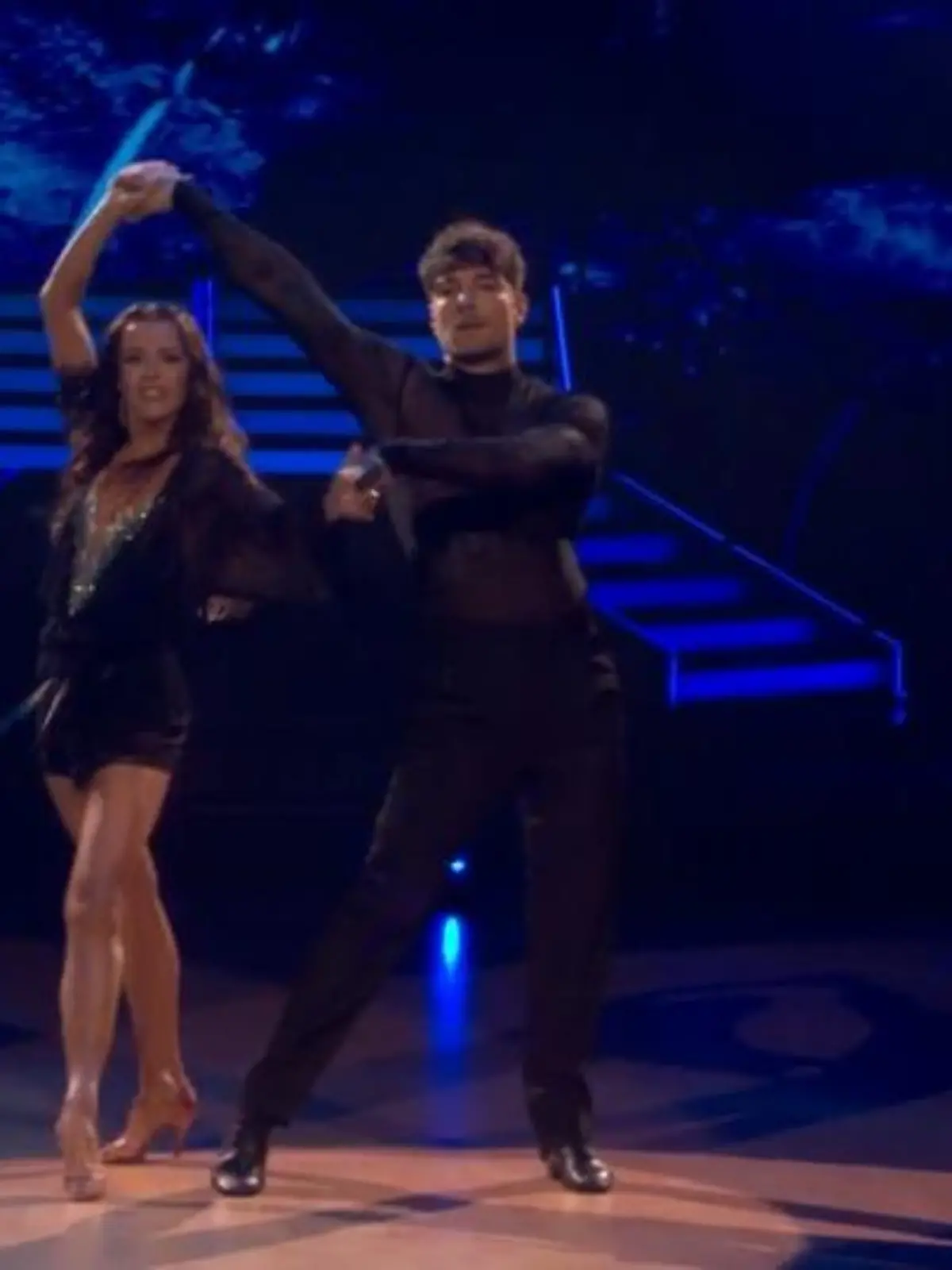 Bild zu: "Bei dieser Rumba brennt das Tanzparkett"