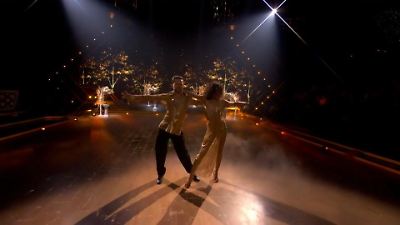 Bild von Nadja Benaissa legt ihr ganzes Herz in die Rumba