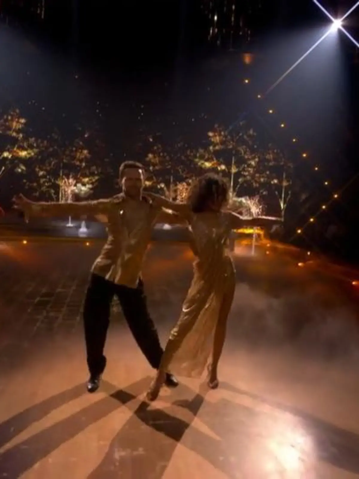 Bild zu: "Nadja Benaissa legt ihr ganzes Herz in die Rumba"