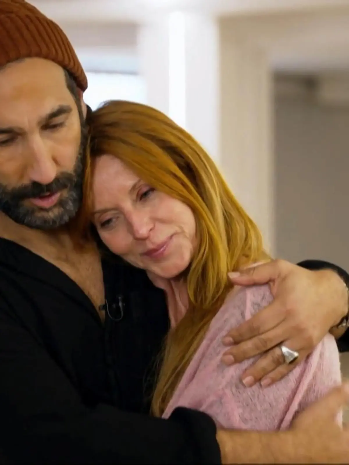 Bild zu: "Nach starken Schmerzen! Esther Schweins' letztes Training"