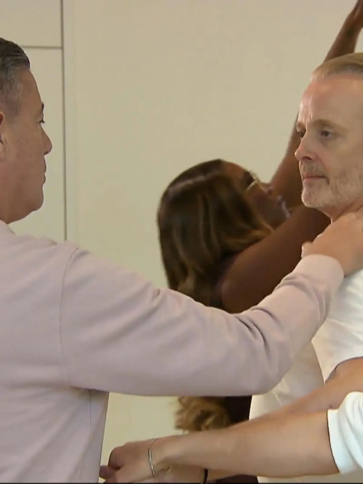 Bild zu: "Gustav, Ross und Jan bekommen wertvolle Tipps von der Jury"